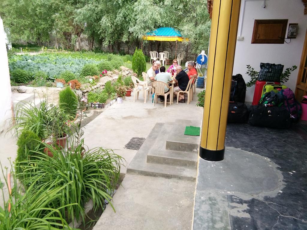Galaxy Guest House Hundar Ngoại thất bức ảnh