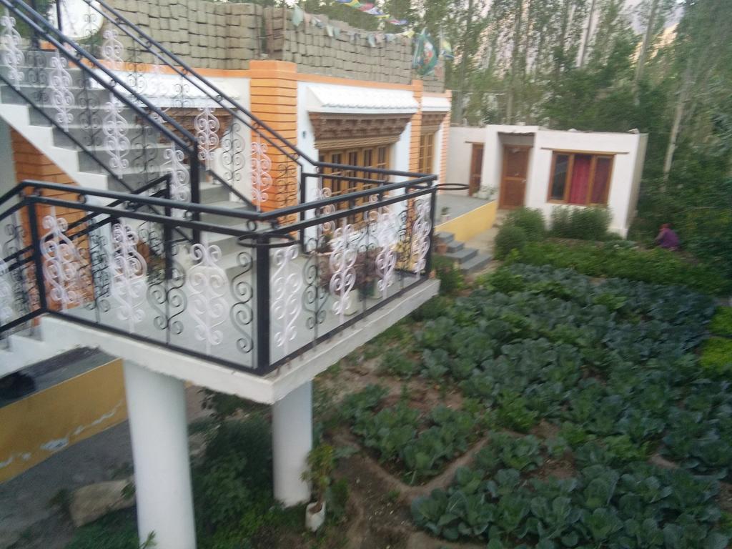 Galaxy Guest House Hundar Ngoại thất bức ảnh